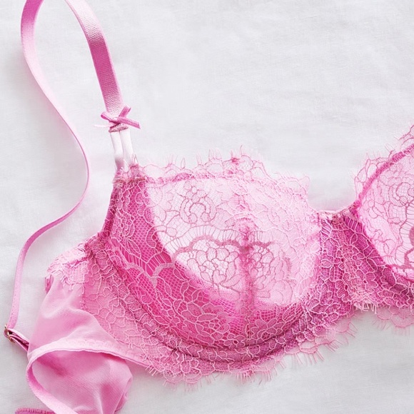 Victoria's Secret Other - New! Victorias Secret dream angels unlined push-up pink lace bra 20058